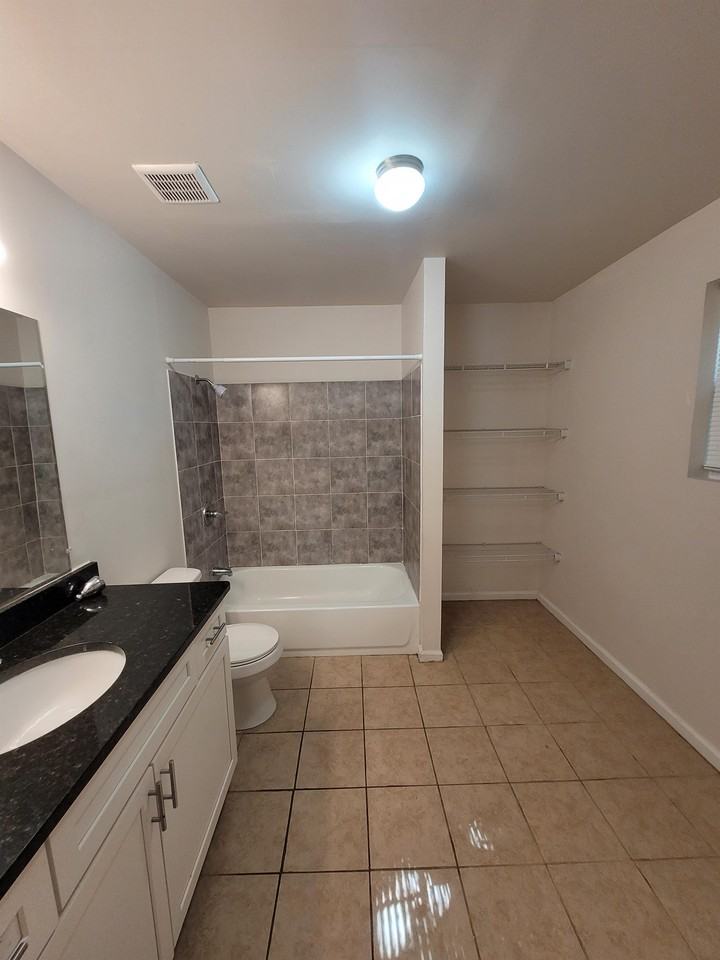 36 Lethea St Se #1 - Photo 3 of 8