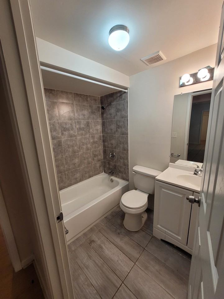 36 Lethea St Se #1 - Photo 4 of 8