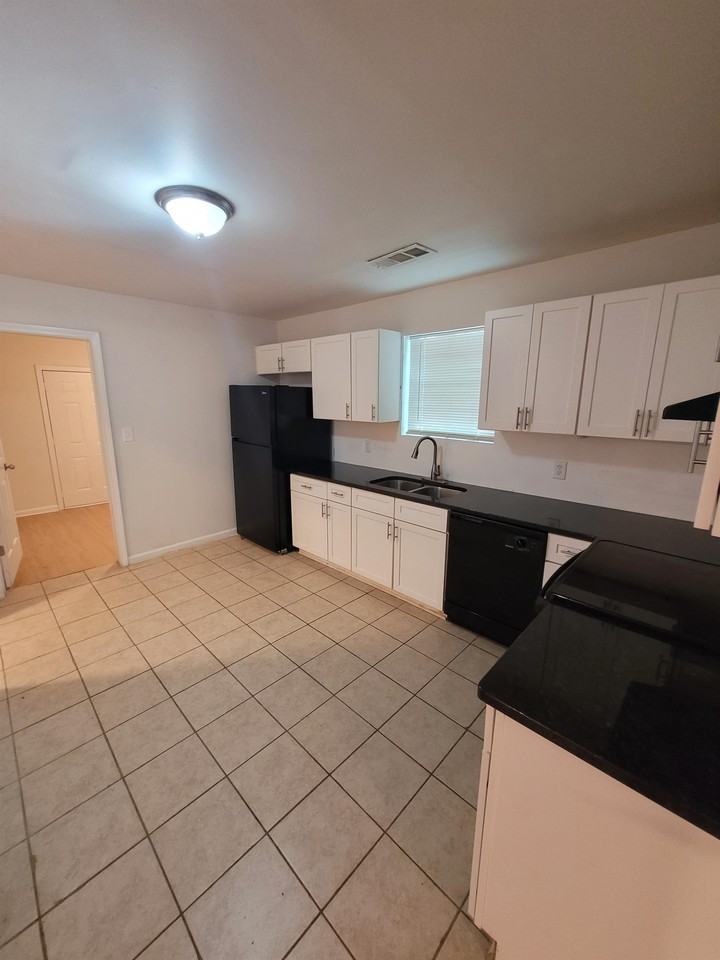 36 Lethea St Se #1 - Photo 5 of 8