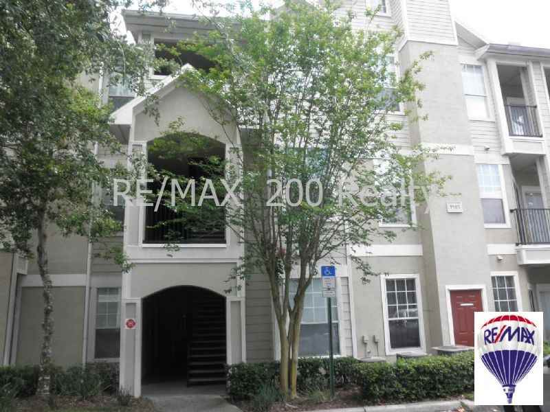 1985 Erving Cir #206