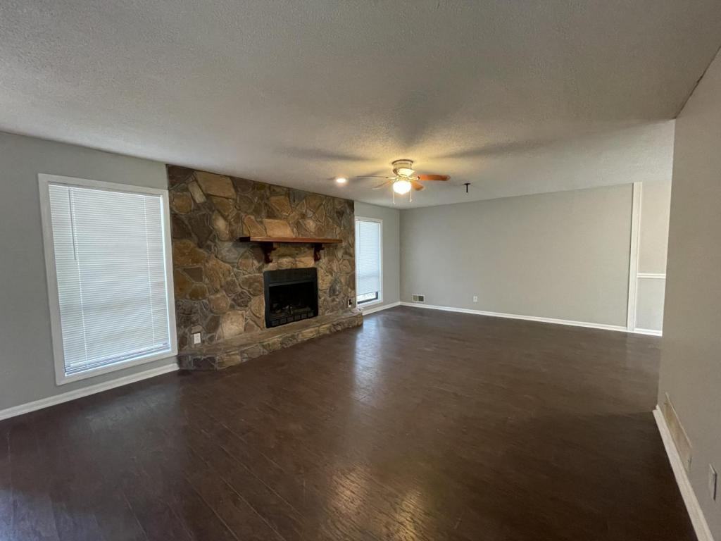 3754 Lamar Way - Photo 4 of 11