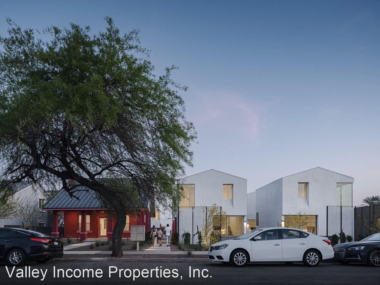 1337 E. Polk St - Photo 2 of 41