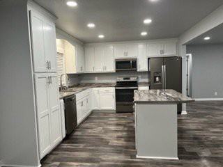 755 Ashwood Ave - Photo 4 of 24