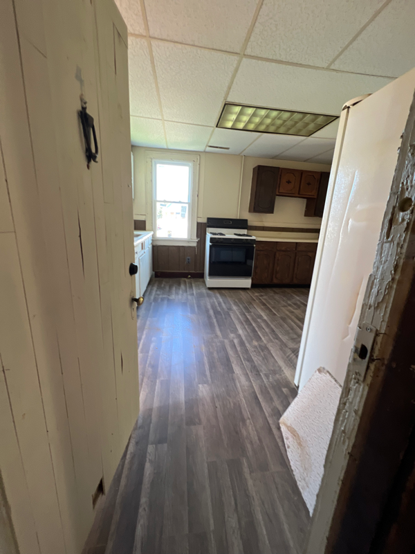 1018 Howard St - Photo 3 of 7