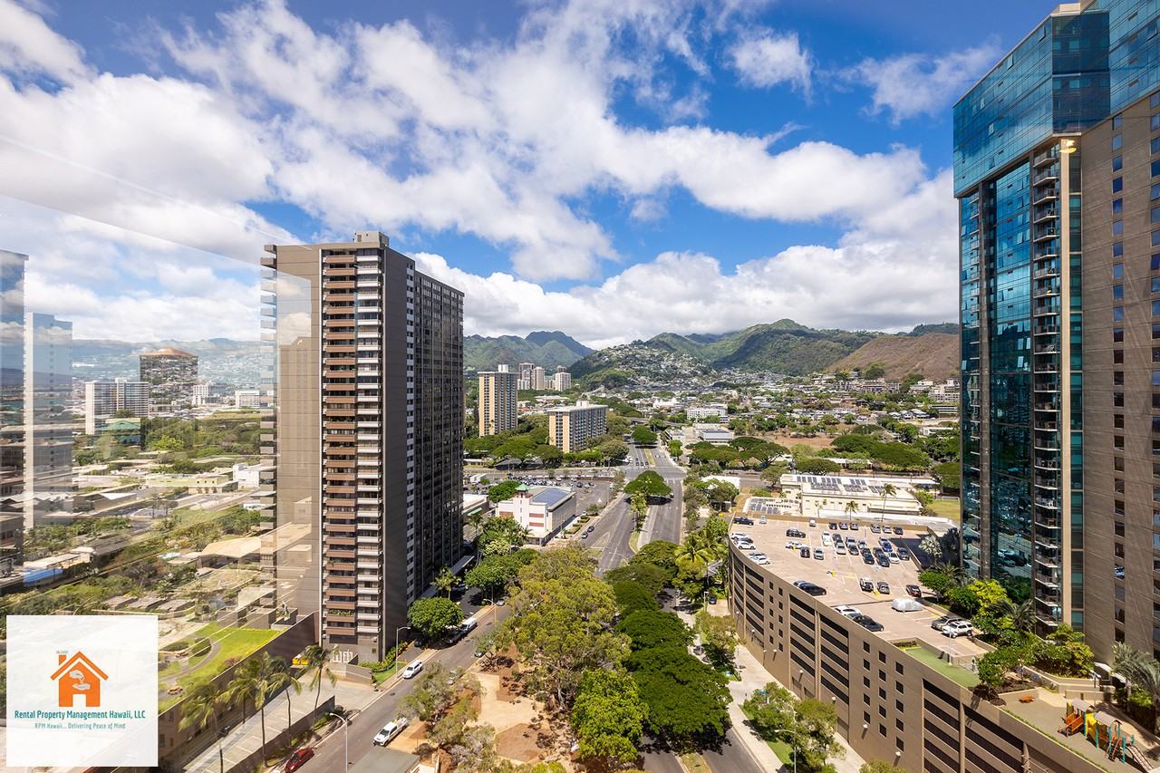 1188 Bishop St #1 - Photo 3 of 12