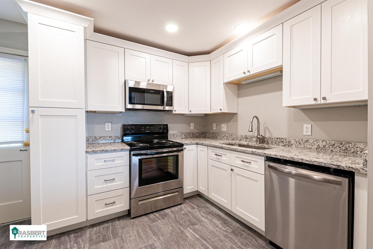3221 S 108th St #3221 - Photo 2 of 7