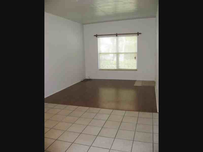 1786 Cedarwood Dr - Photo 2 of 6