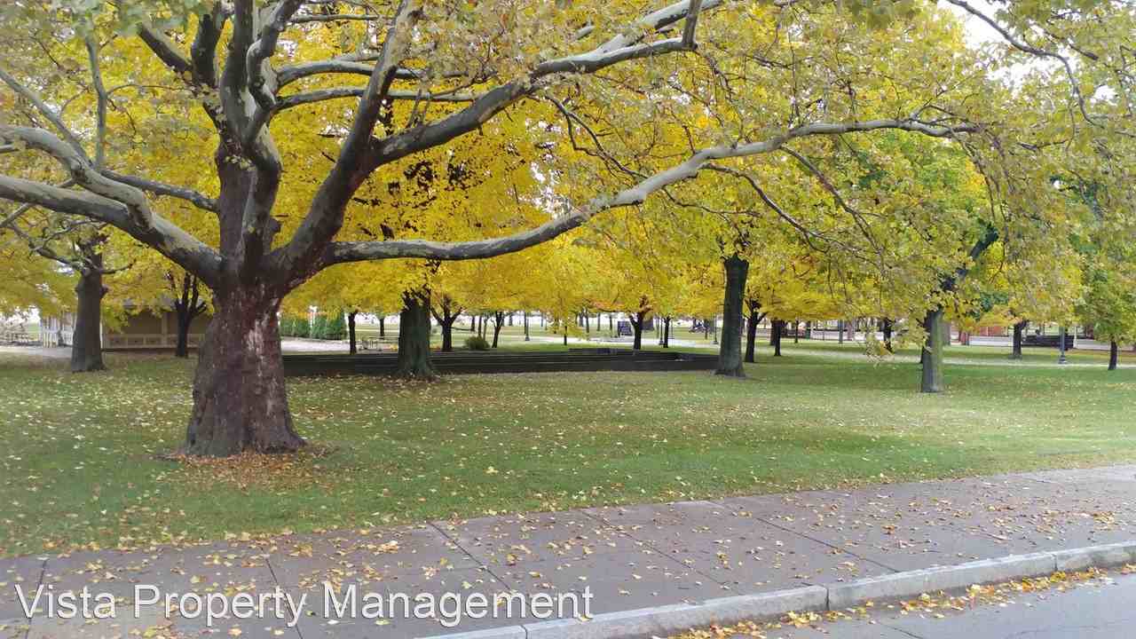 4725 Lake Ave - Photo 2 of 18