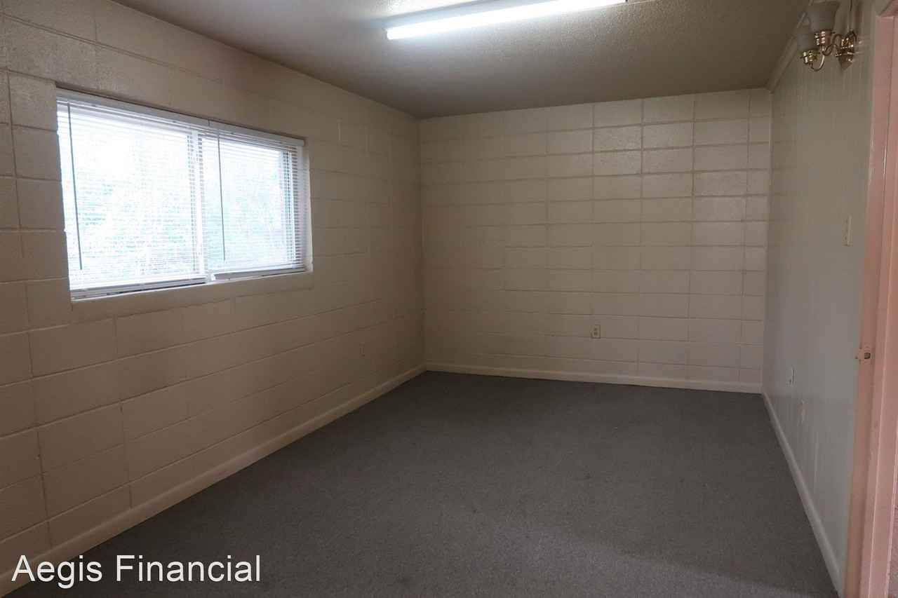 1 bedroom 1 bath - Photo 2 of 12