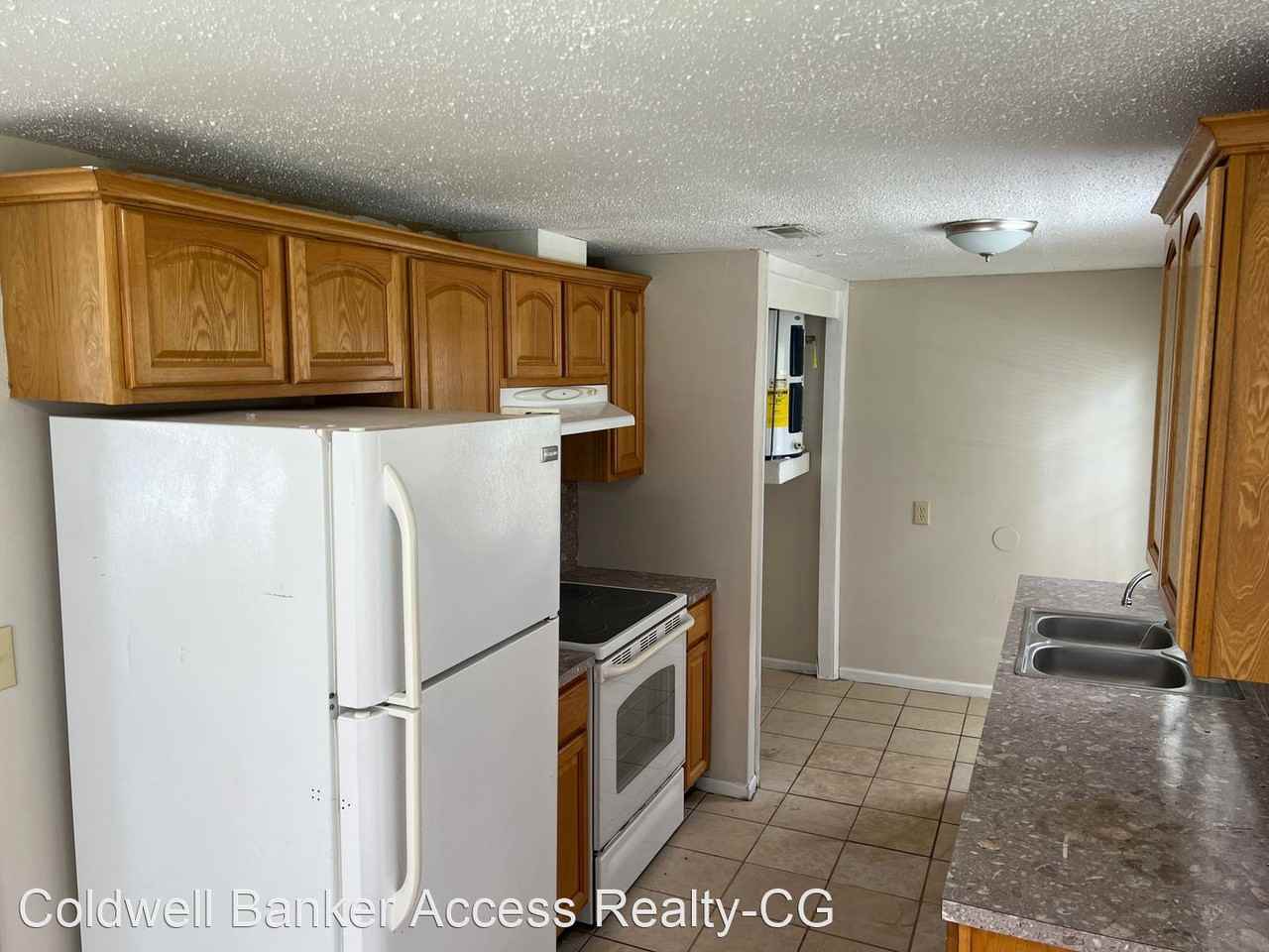 110 E 8th St - Photo 3 of 10