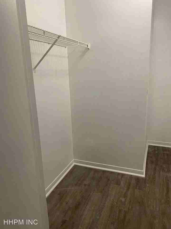 505 North Dickson Street - Photo 3 of 8