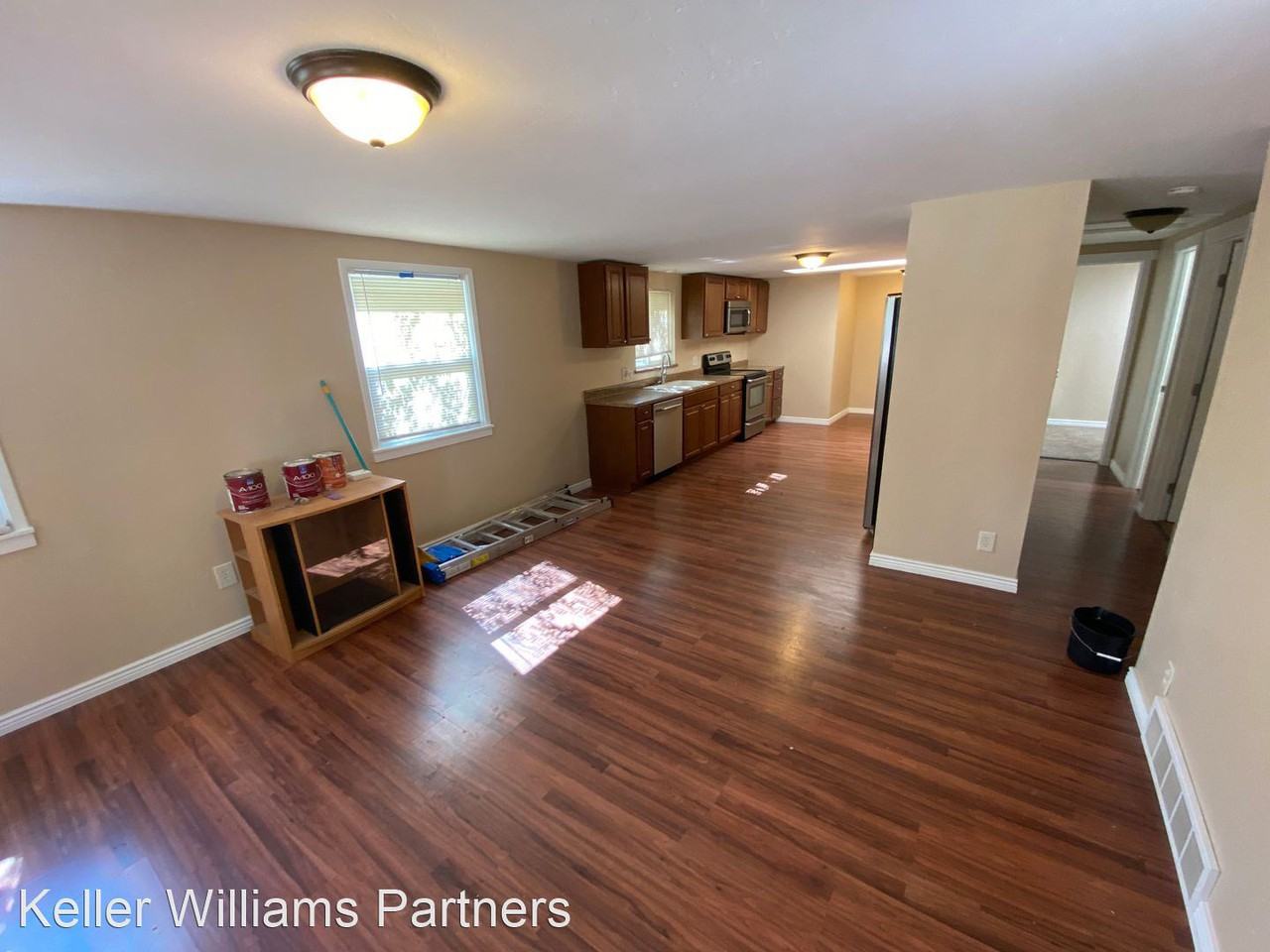 914 Alexander Rd - Photo 2 of 9