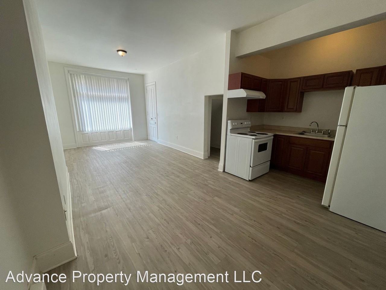 153 E. Philadelphia Street - Photo 3 of 5