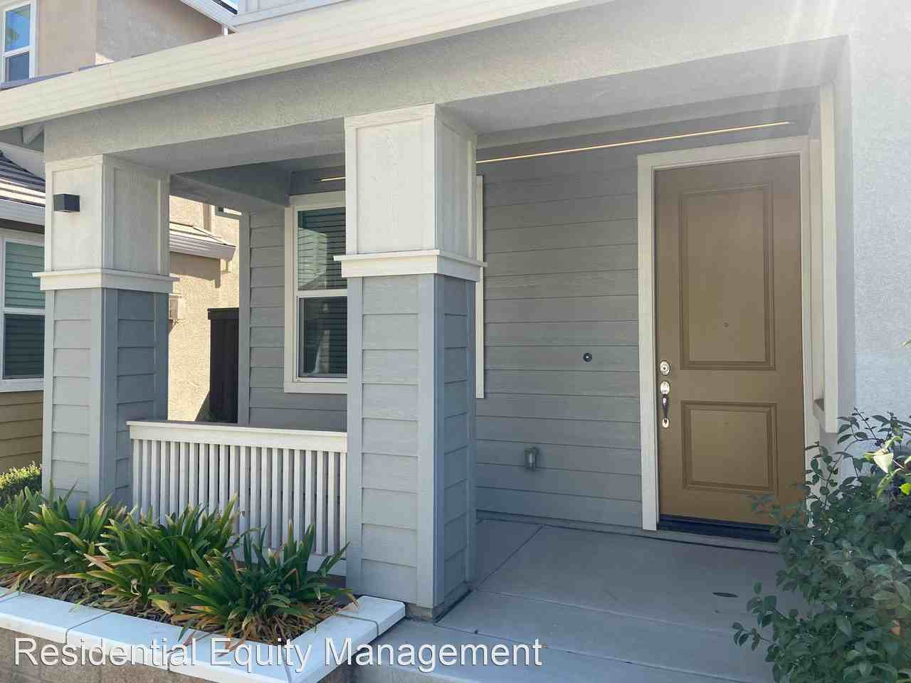 4853 Holden Dr - Photo 2 of 25