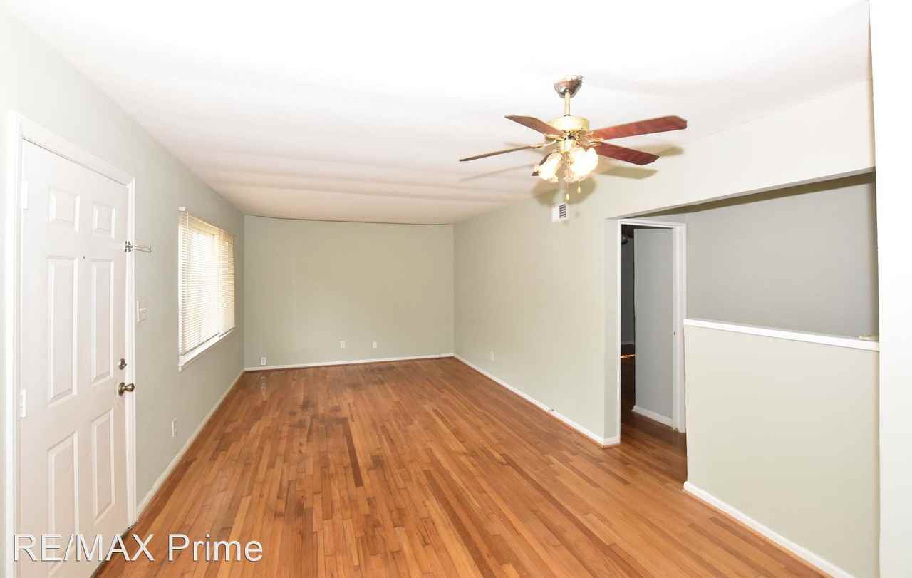 1401 River Oaks Dr - Photo 3 of 21