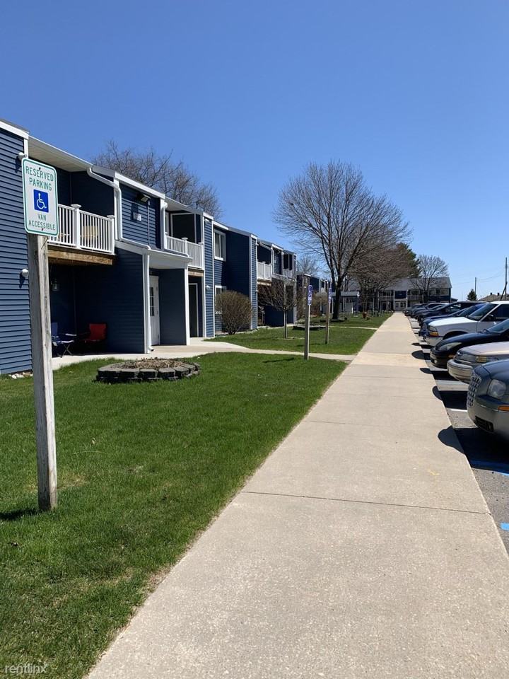 Huron Beach Apartments - Photo 2 of 4