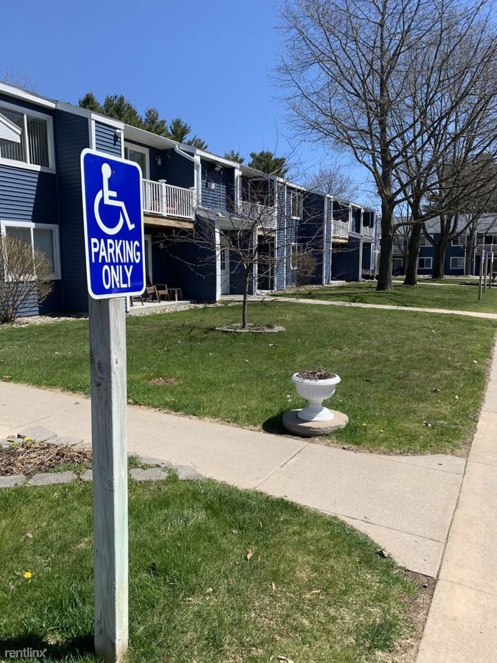 Huron Beach Apartments - Photo 3 of 4