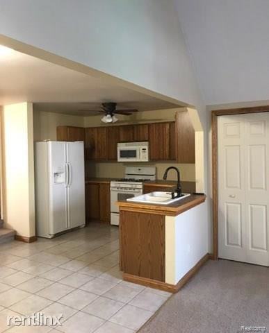 7827 Shady Beach Dr - Photo 2 of 9