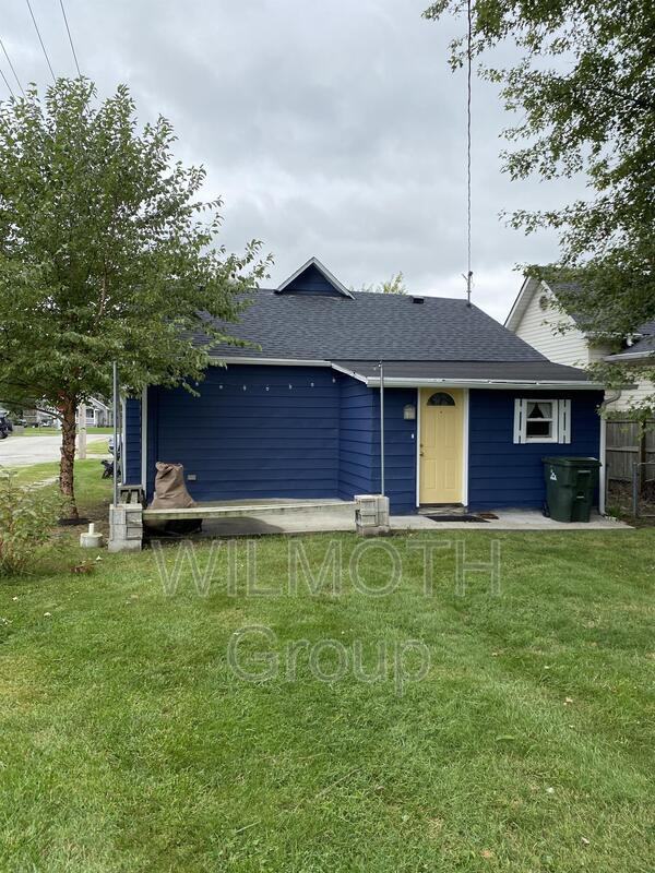 423 S Main St - Photo 2 of 10