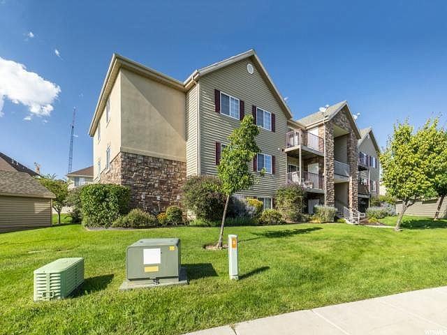 1656 Westbury Way #G - Photo 2 of 32