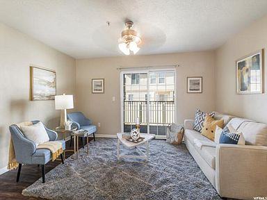 1656 Westbury Way #G - Photo 6 of 32