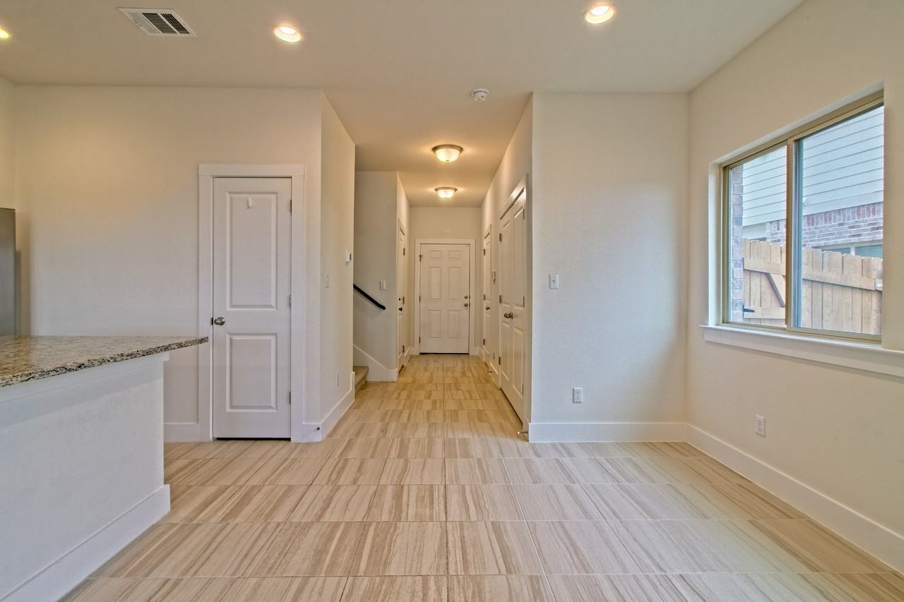 555 White Steppe Way - Photo 5 of 35