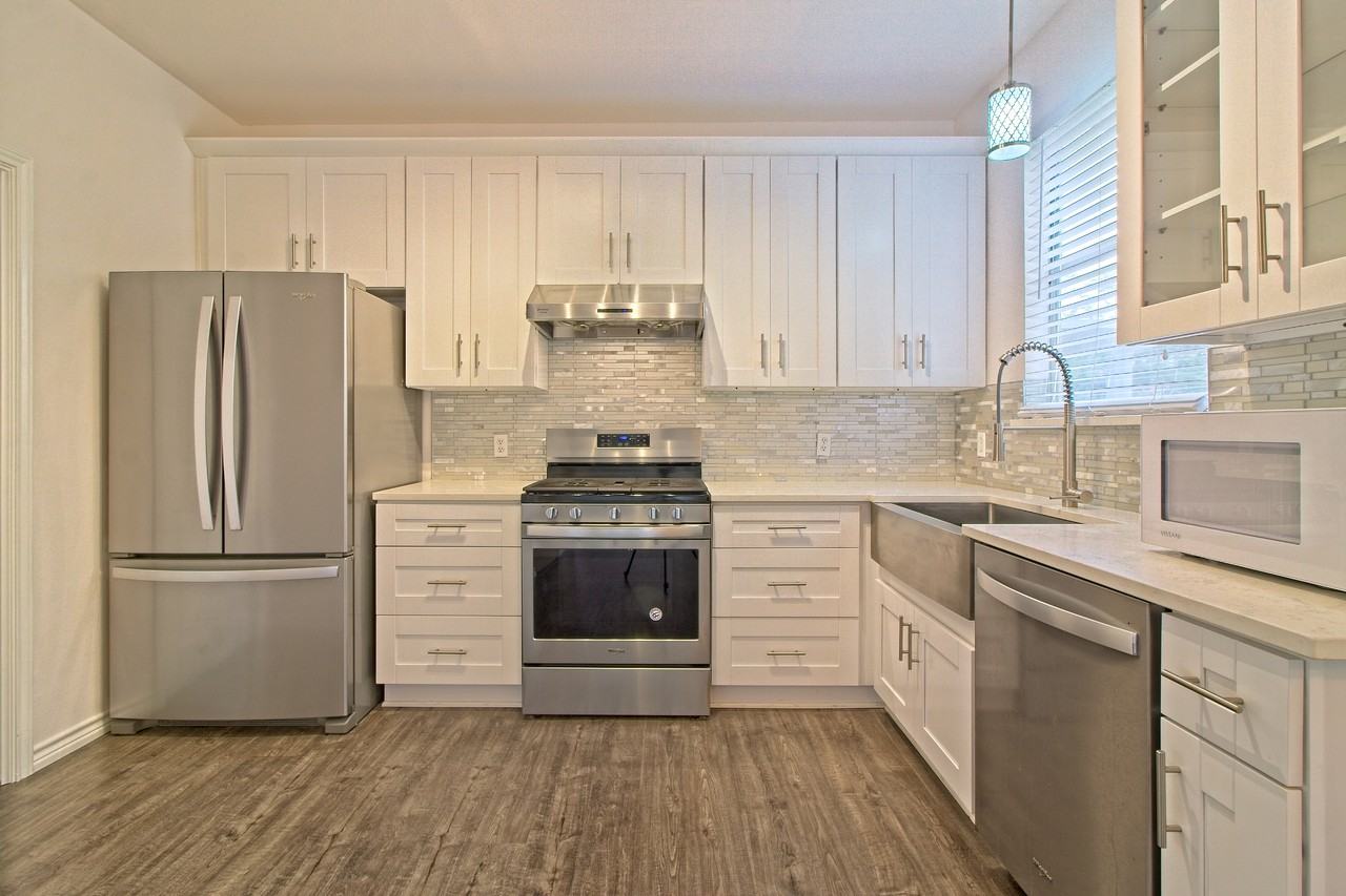 13421 Tossa Ln - Photo 3 of 26