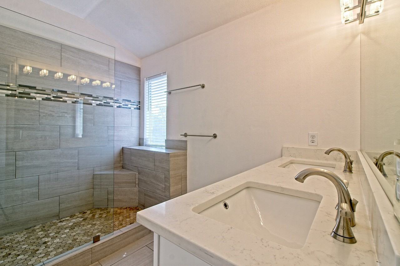 13421 Tossa Ln - Photo 4 of 26