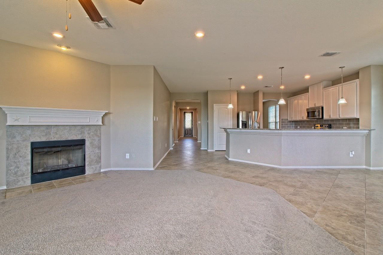31443 Kingsway Rd - Photo 2 of 30