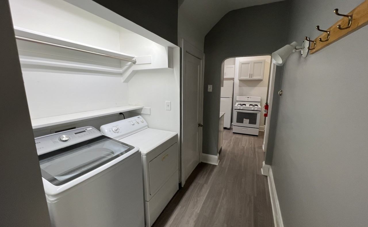 12228 Fairview Ct - Photo 2 of 8