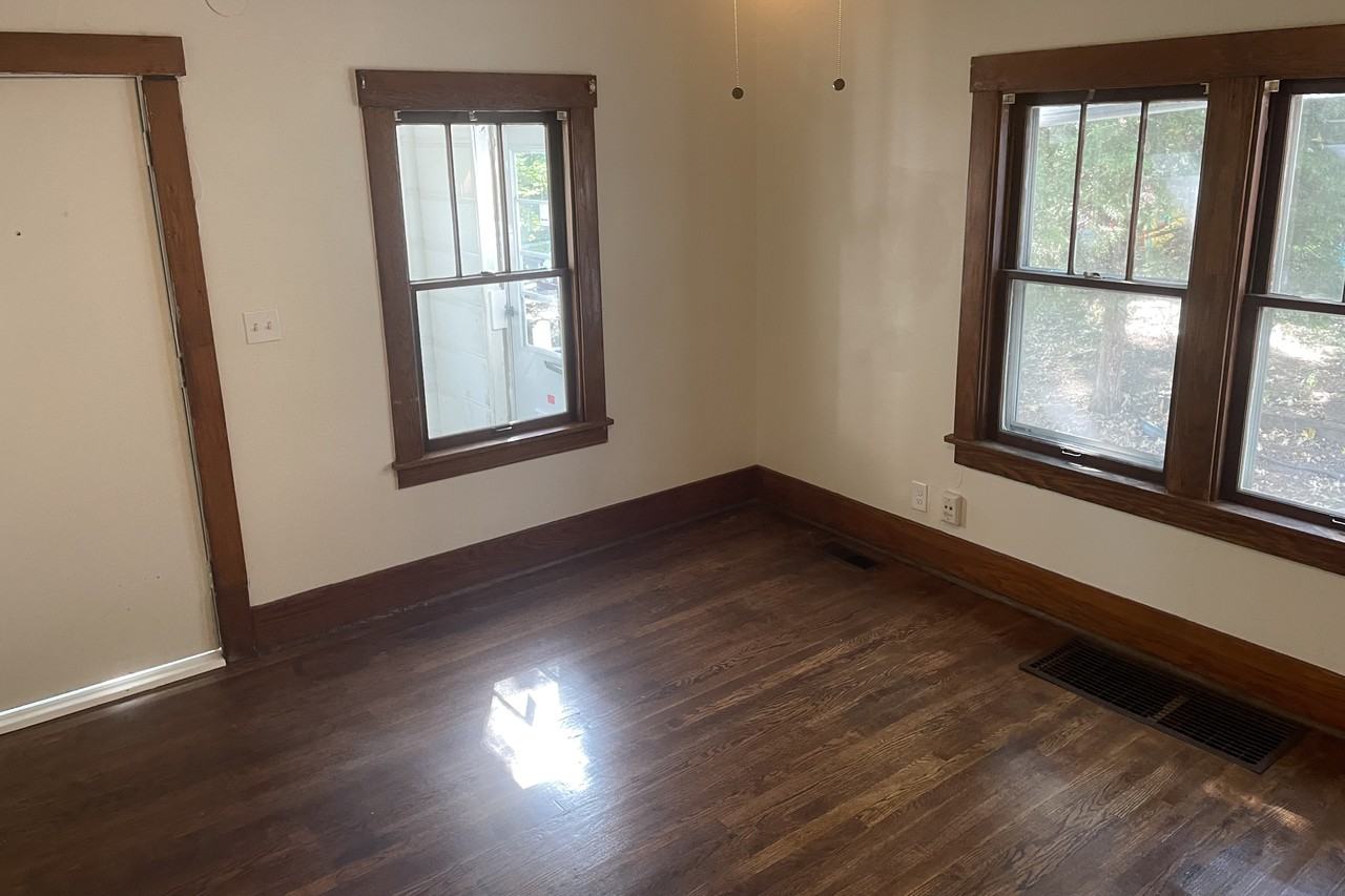 215 Nw Courtland Ave - Photo 2 of 19