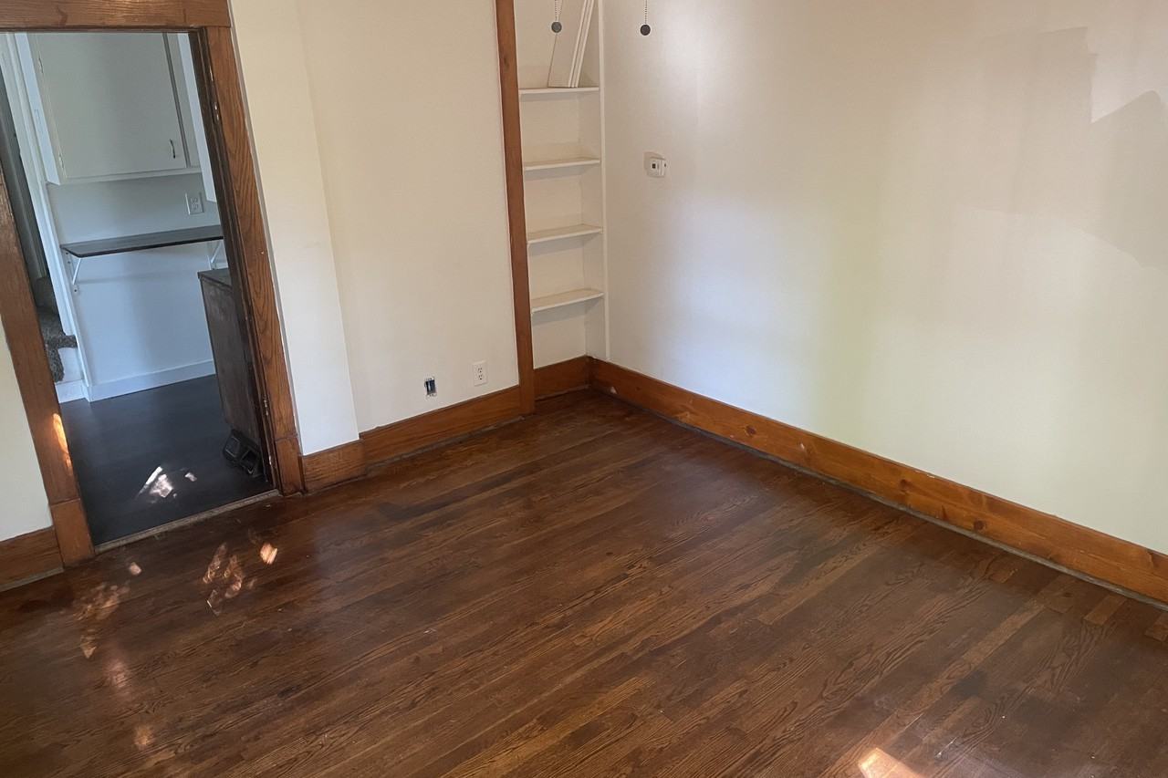 215 Nw Courtland Ave - Photo 3 of 19