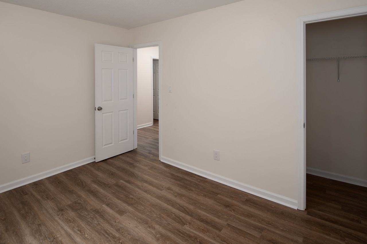 166 Edwards St SE - Photo 2 of 10