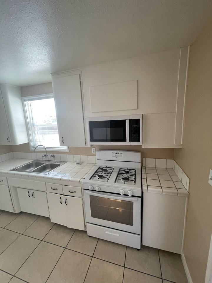 9635 Estacia Ct #1 - Photo 6 of 12