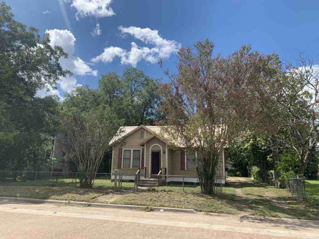 605 S Depot St - Photo 2 of 23