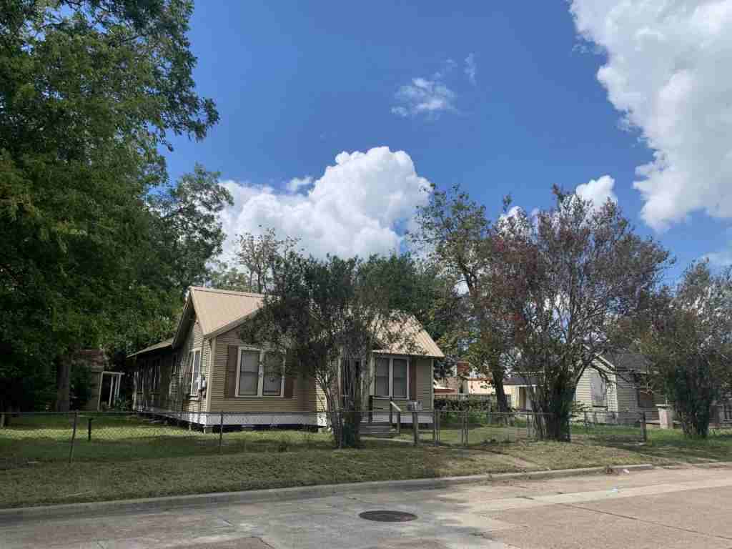 605 S Depot St - Photo 3 of 23