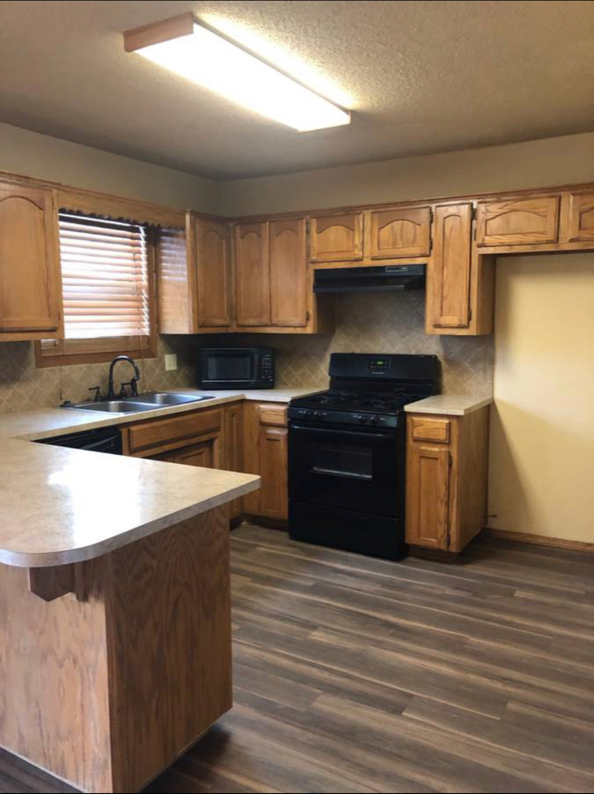 2913 Laura Ln #B - Photo 3 of 26