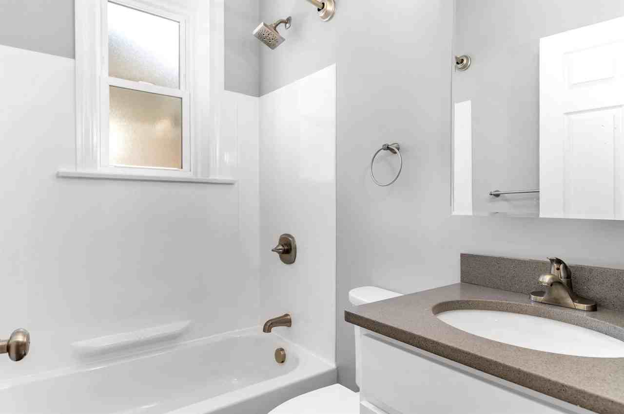 1917 Crane Ave #02 - Photo 4 of 17