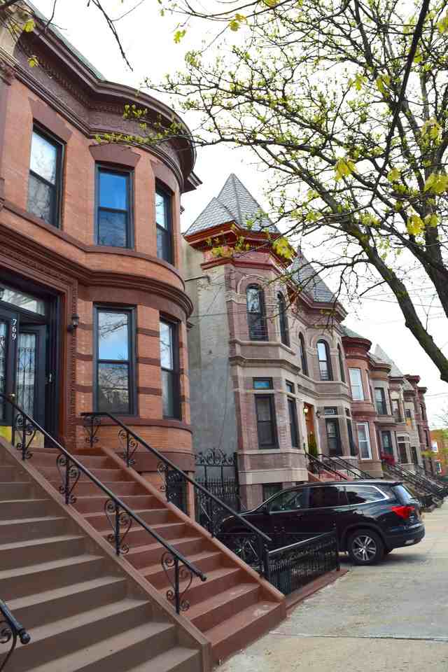 769 Dawson Street - Photo 2 of 15