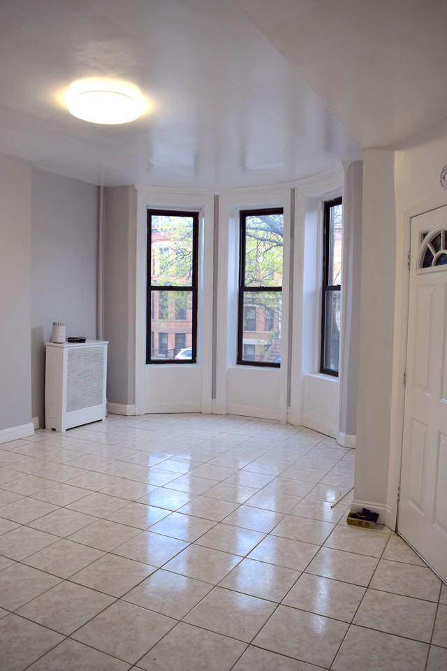 769 Dawson Street - Photo 3 of 15