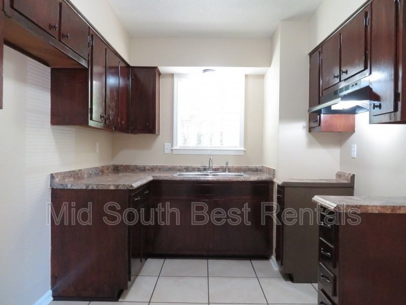 860 Northaven Drive - Photo 3 of 8