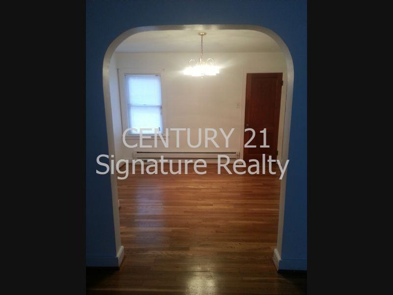 1054 Leicester Rd - Photo 2 of 10