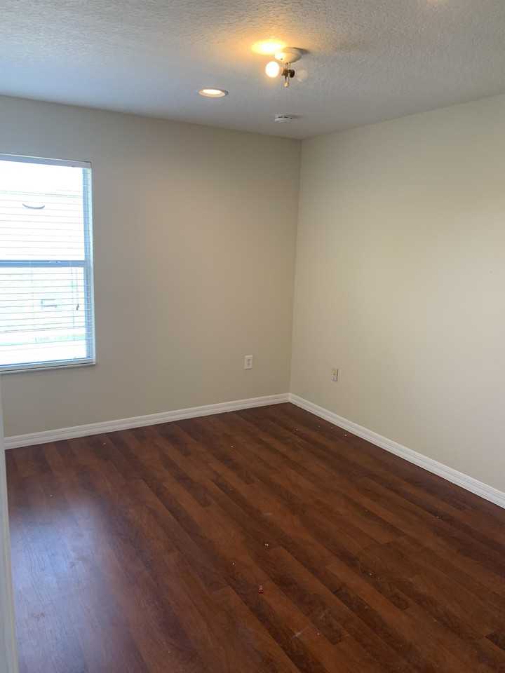 145 Southampton Dr #1 - Photo 6 of 10