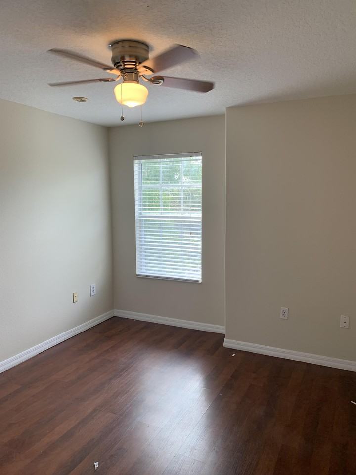 145 Southampton Dr #1 - Photo 7 of 10