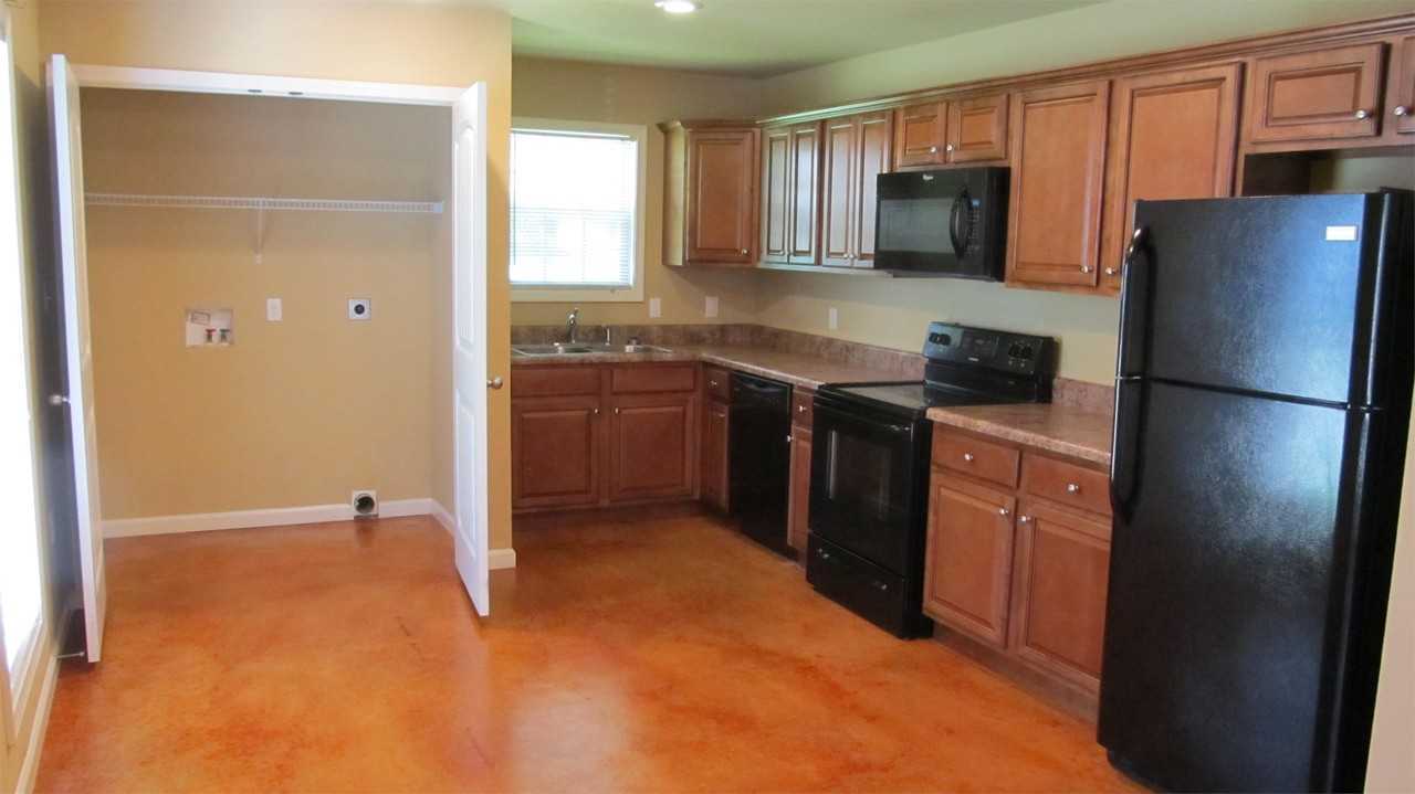 1321 Turner St #B - Photo 3 of 11