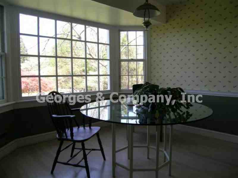 750 Bridlepath Dr - Photo 3 of 9