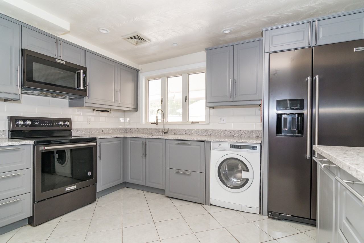 14 Rosslare Rd #1 - Photo 3 of 19