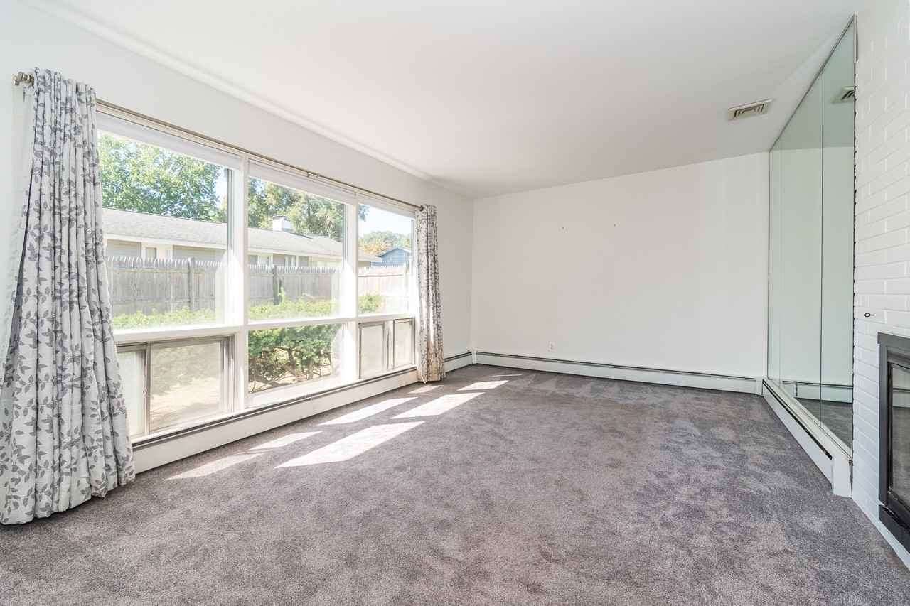 14 Rosslare Rd #1 - Photo 6 of 19
