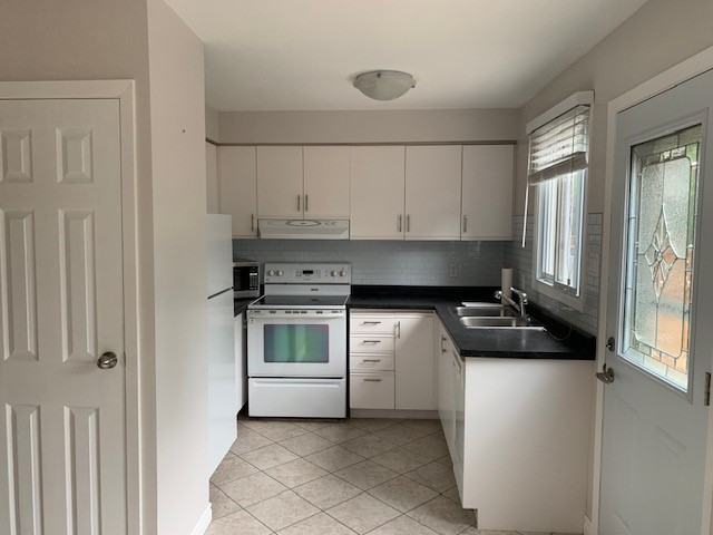 22-226 Highview Ave West - Photo 3 of 9