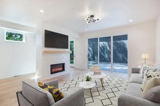 Swanky Sunnyside townhome near 41st & Fox light rail - Photo 1 of 1
